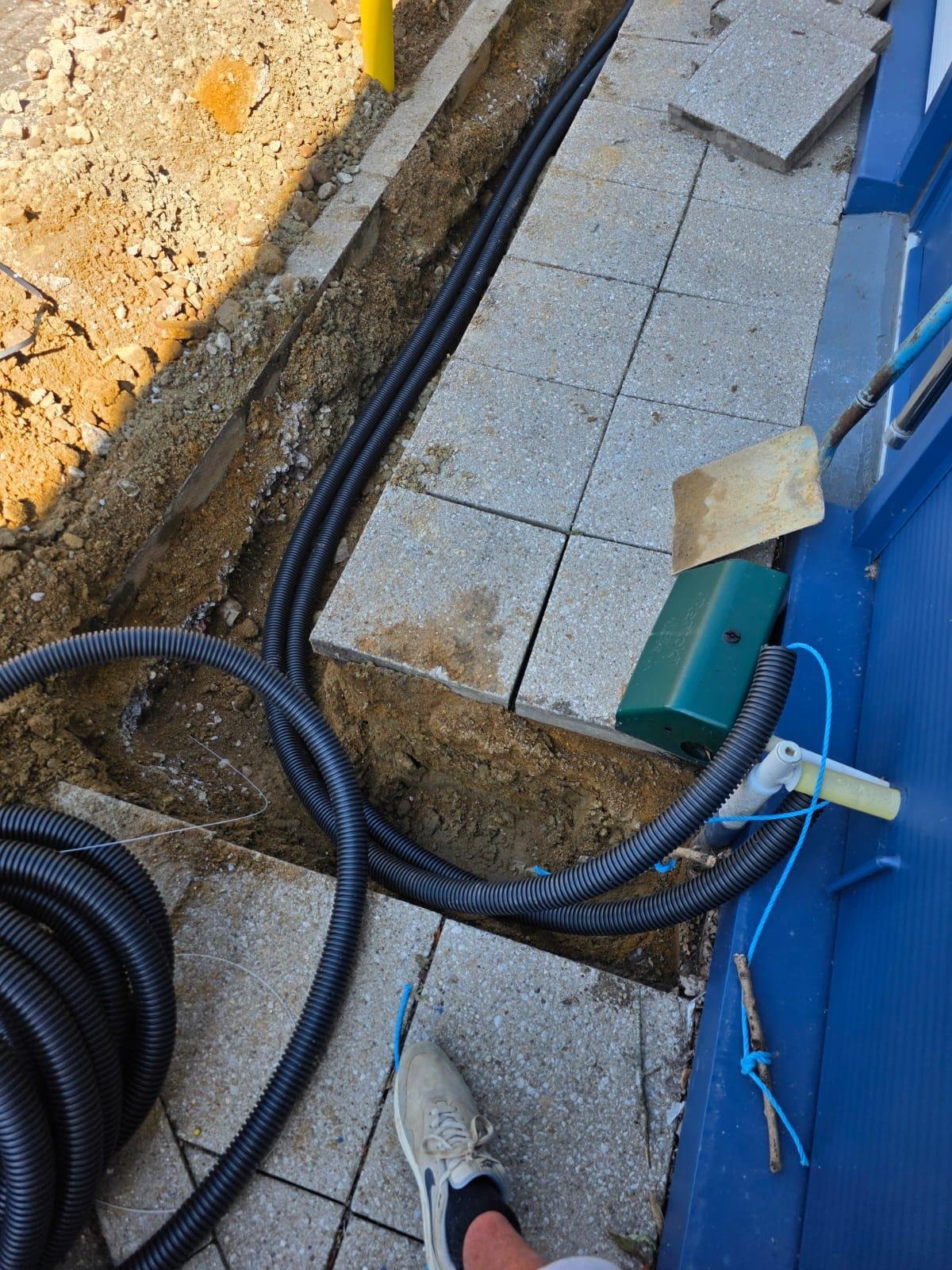 Drainage and ducting run